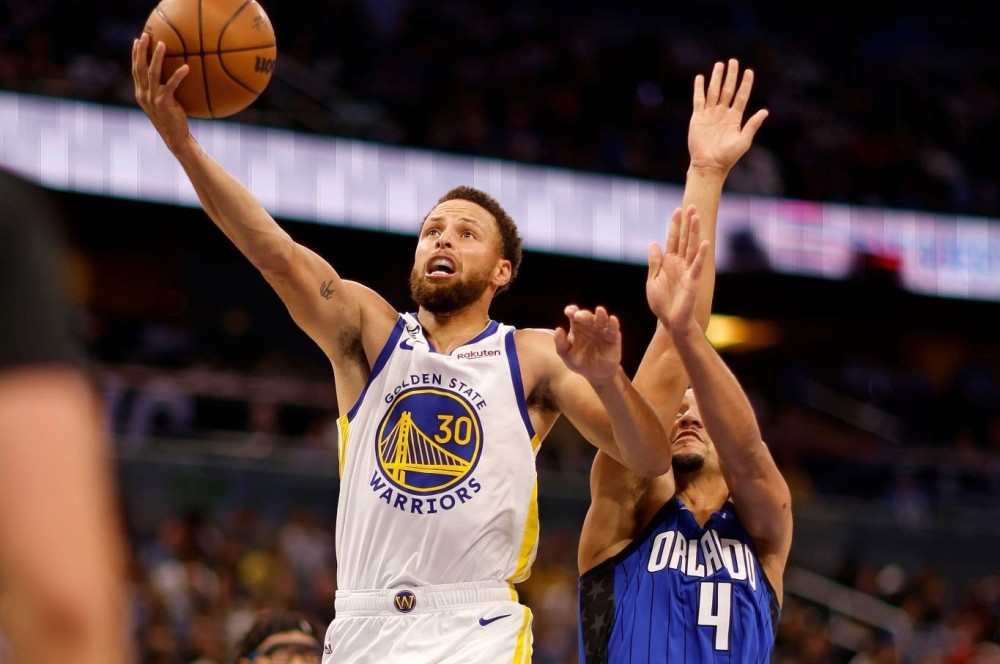 魔术爆冷希腊男篮,哈里斯送出助攻的简单介绍 魔术爆冷希腊男篮,哈里斯送出助攻的简单介绍