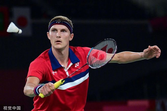 印尼羽毛球队绝杀丹麦羽毛球队，辛杜三分雨点燃全场