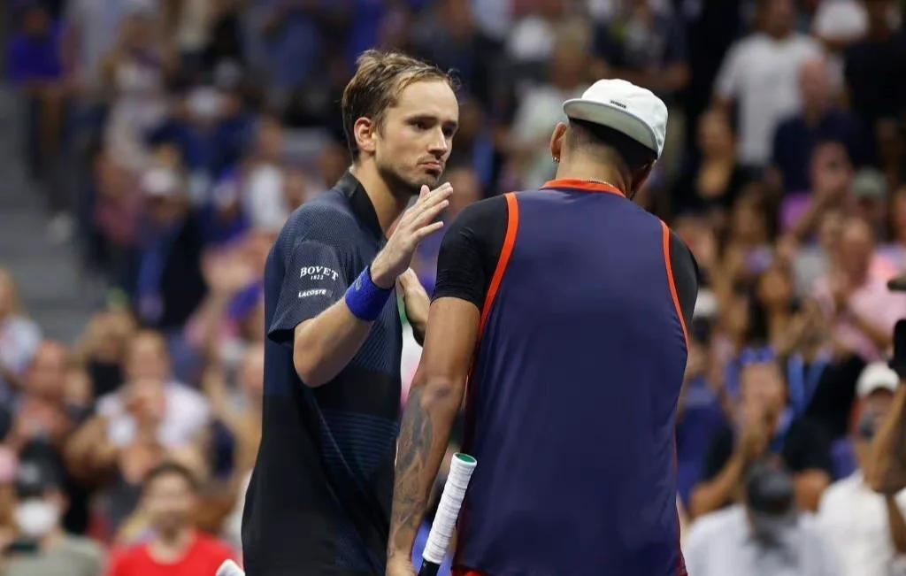 关于世界网球队血洗西班牙网球队，克耶高斯绝境逆转的信息