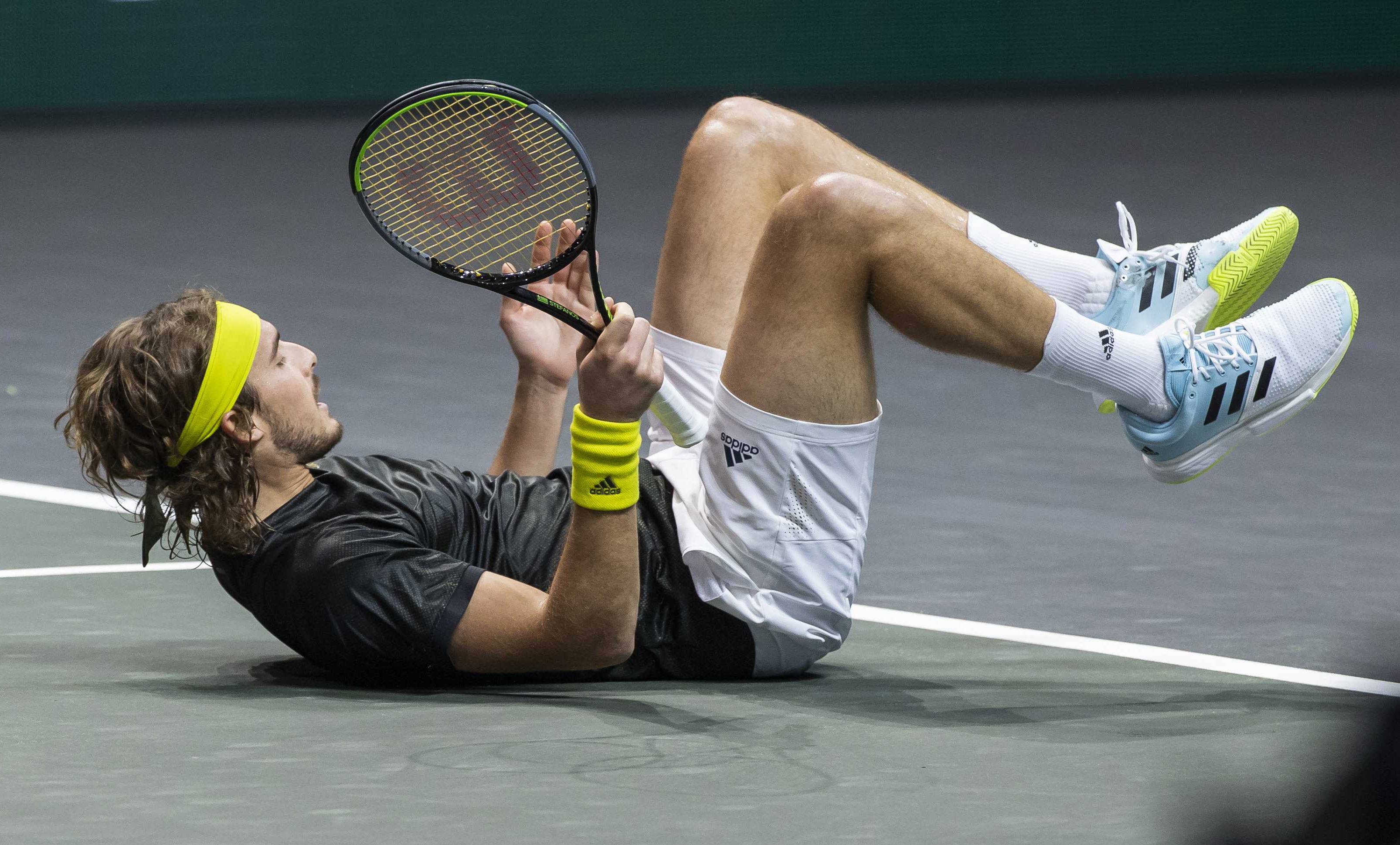 关于西班牙网球队鏖战英国网球队，西西帕斯高光表现的信息