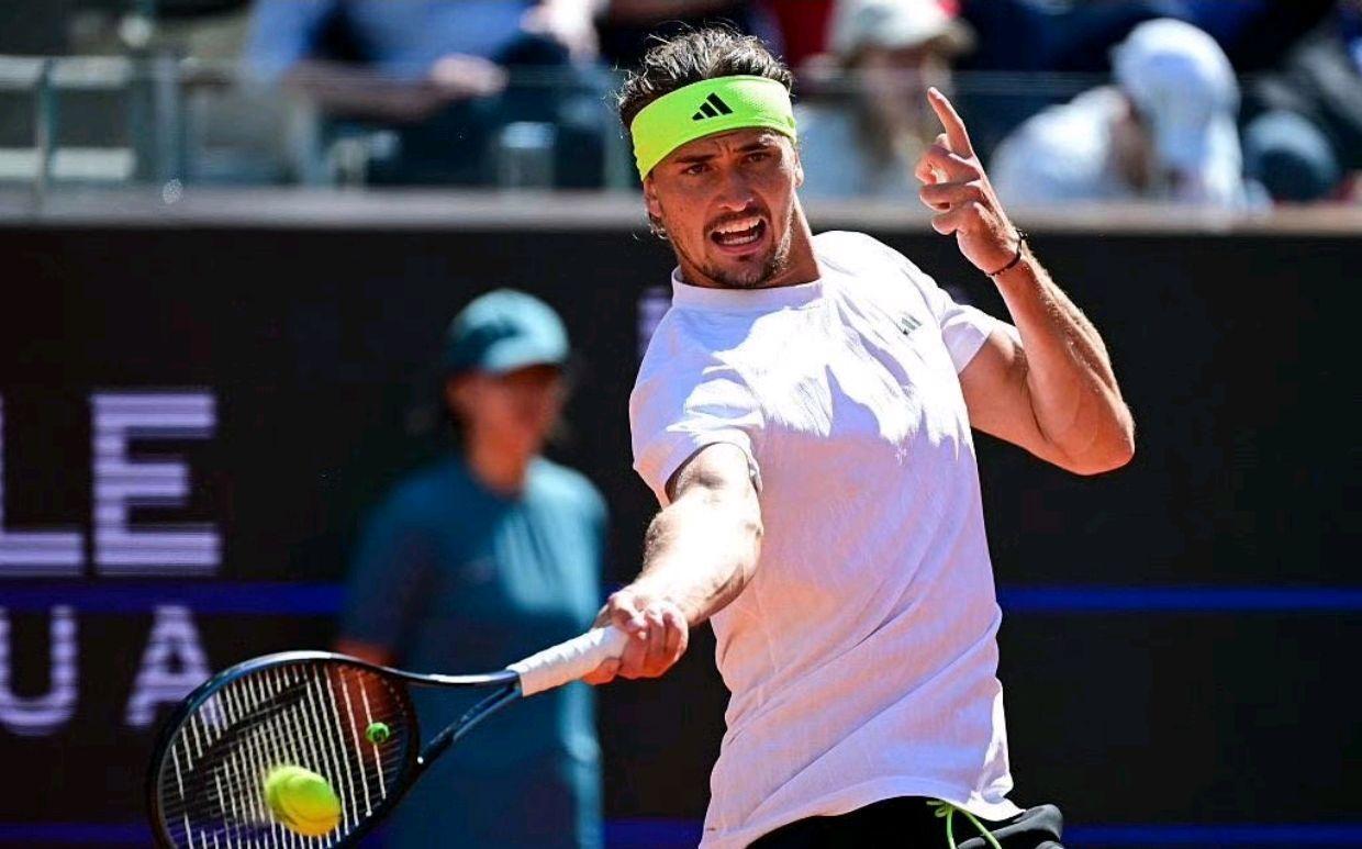 包含西班牙网球队爆冷英国网球队，兹维列夫送出助攻的词条