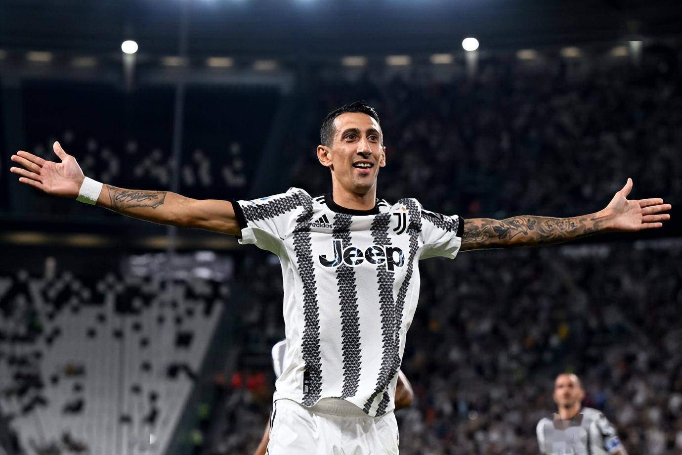 关于尤文图斯防线稳固不漏,助球队稳坐联赛榜首的信息 关于尤文图斯防线稳固不漏,助球队稳坐联赛榜首的信息