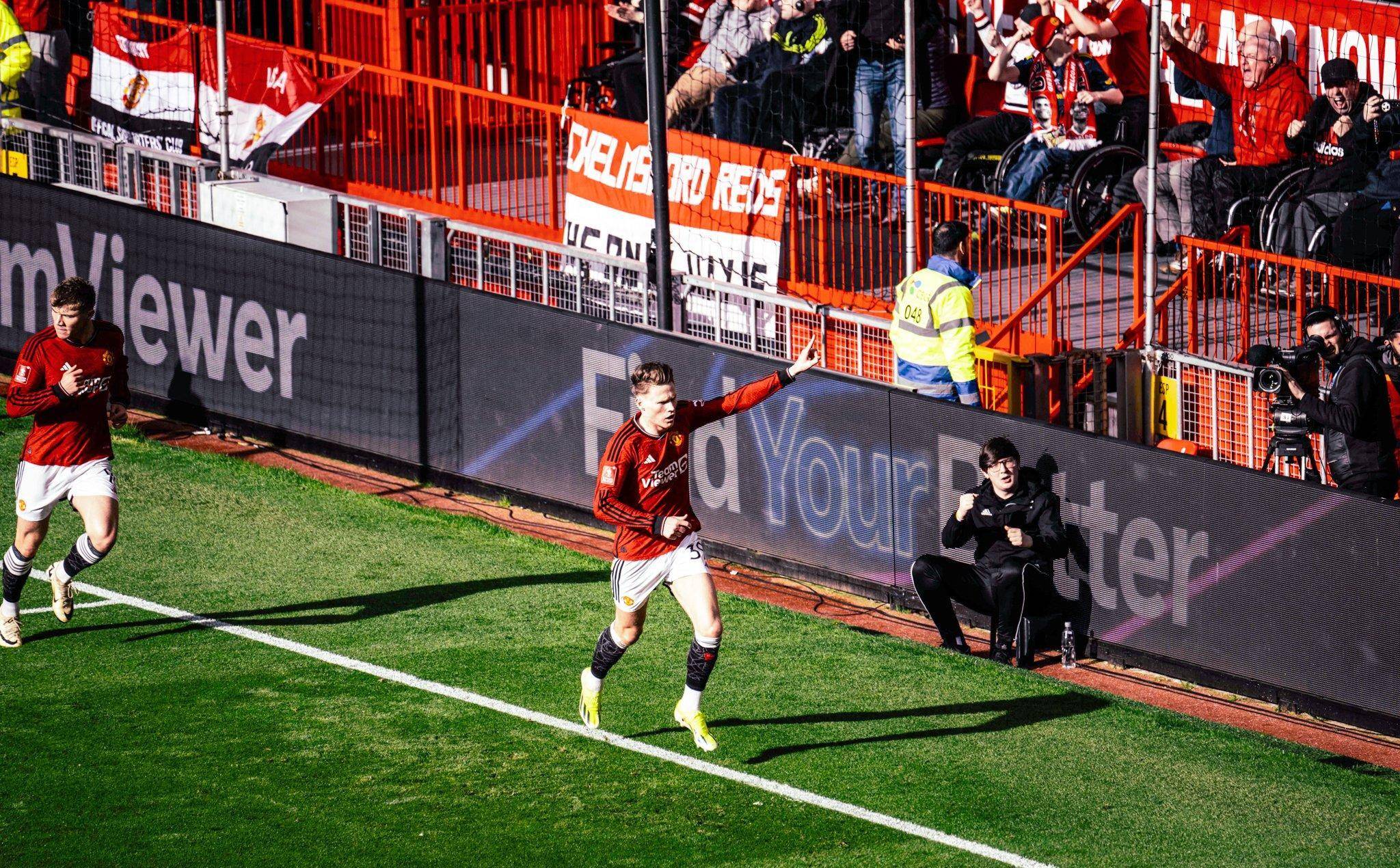 包含曼联客场憾平罗马,晋级洲际杯四强的词条 包含曼联客场憾平罗马,晋级洲际杯四强的词条