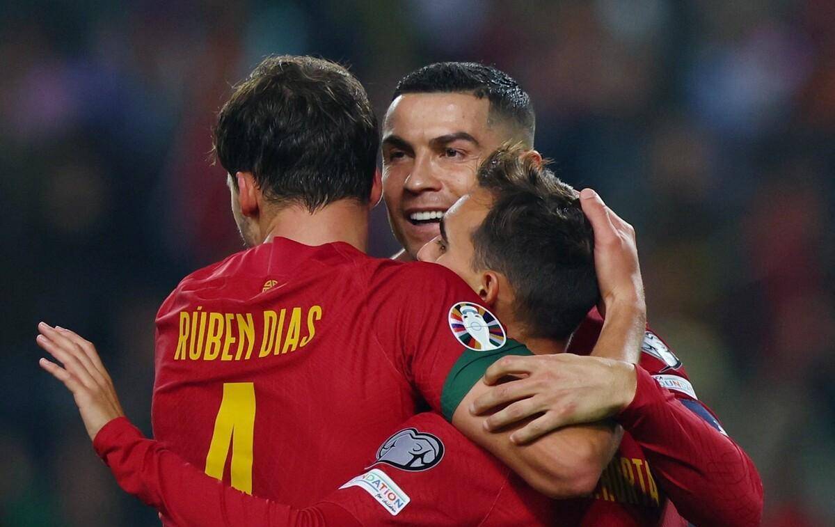 欧预赛实力派C罗带领葡萄牙队晋级欧洲杯8强!的简单介绍 欧预赛实力派C罗带领葡萄牙队晋级欧洲杯8强!的简单介绍