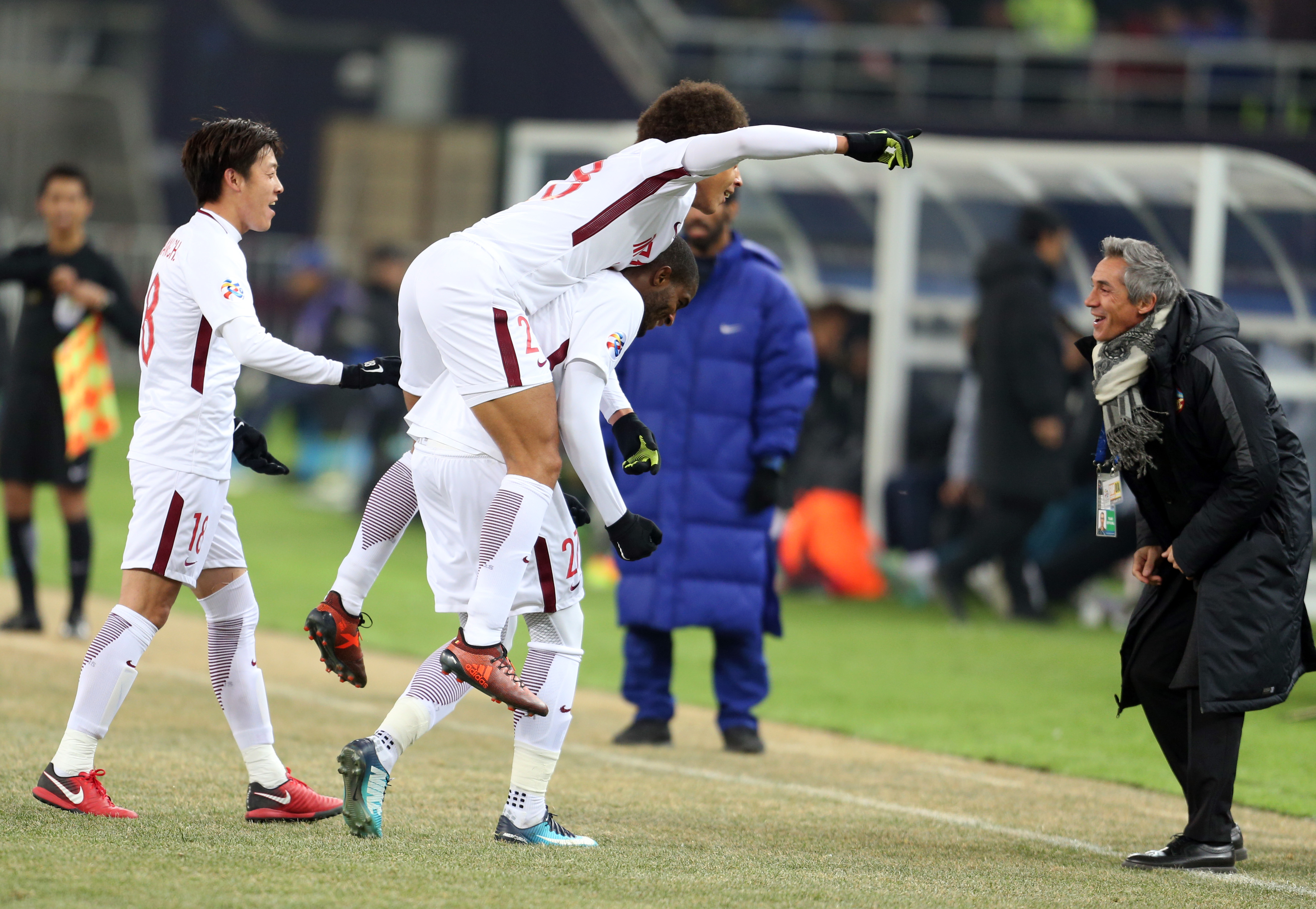 包含新德里权健队加强训练,备战亚冠胜者组比赛的词条 包含新德里权健队加强训练,备战亚冠胜者组比赛的词条