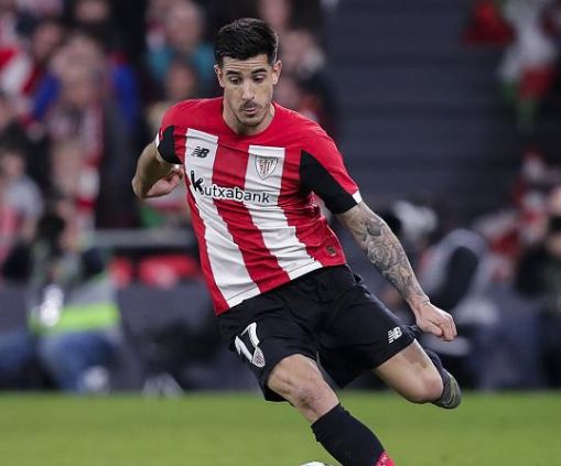 格拉纳达逼平劲旅，保持不败记录