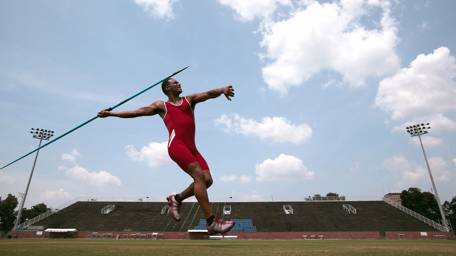 赛道上的绝对主宰，诺里斯统治全场，阿斯顿马丁绝杀哈斯